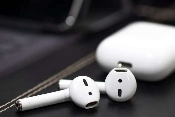 Troubleshoot AirPods Beeping
