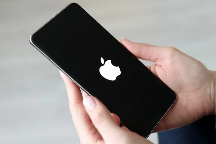 Troubleshoot an iPhone Continuously Flashing the Apple Logo whofixit